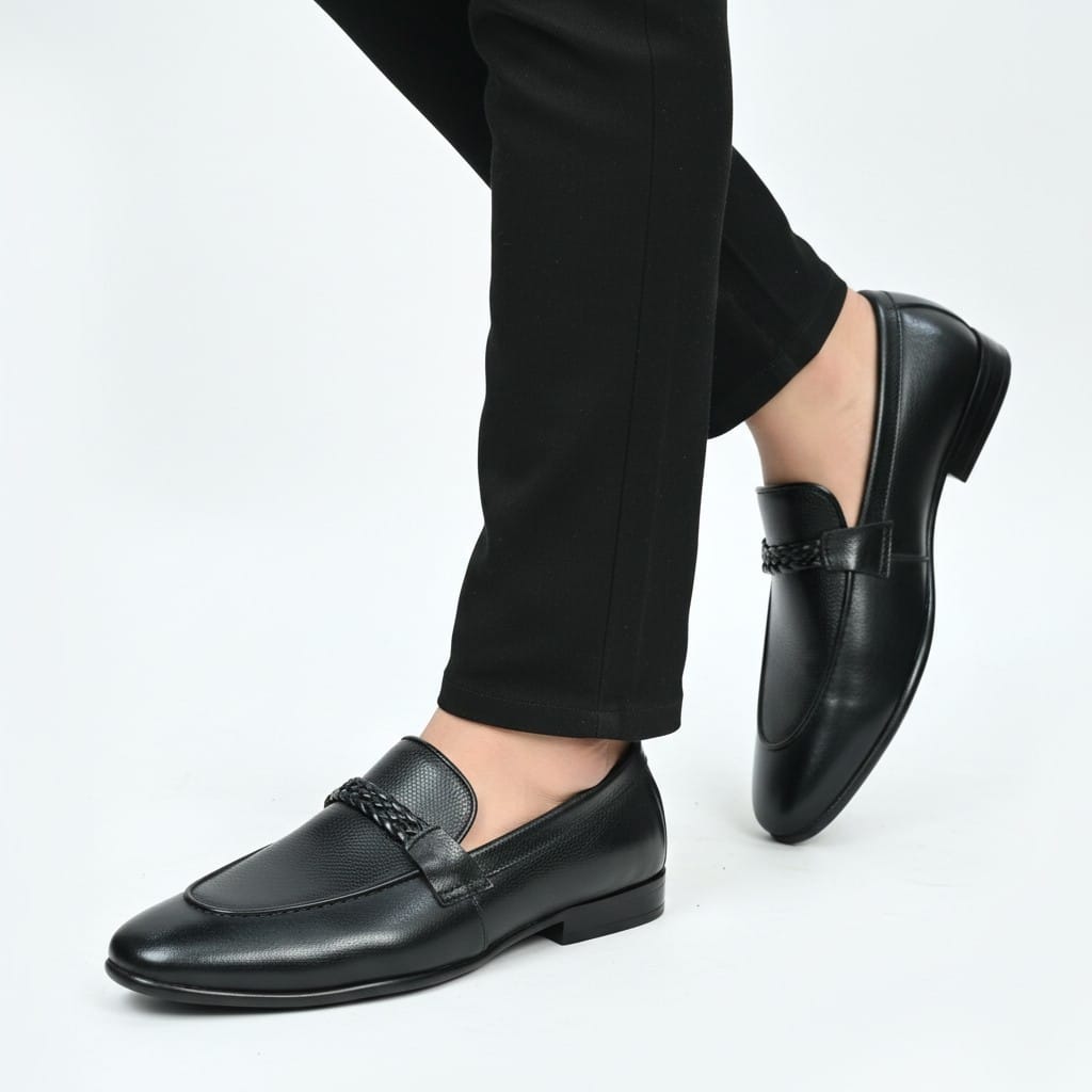 Trewo Black Formal Shoes